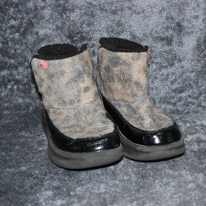 Animal Print Hey dude Boots size Kids size 4